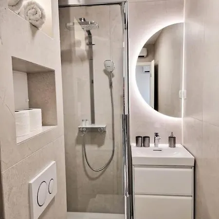 Appartamento Monlux Studio- Free Public Parking-easy Walk To The Center *