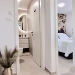 Monlux Studio- Free Public Parking-easy Walk To The Center * Split