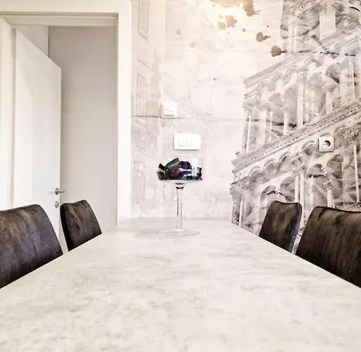 Monlux With Free Public Parking & Walking Distance To Centre Apartman *