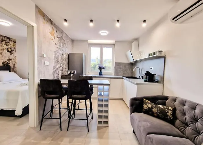 Apartman Monlux With Free Public Parking & Walking Distance To Centre *