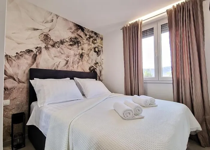 公寓 Monlux With Free Public Parking & Walking Distance To Centre 斯普利特
